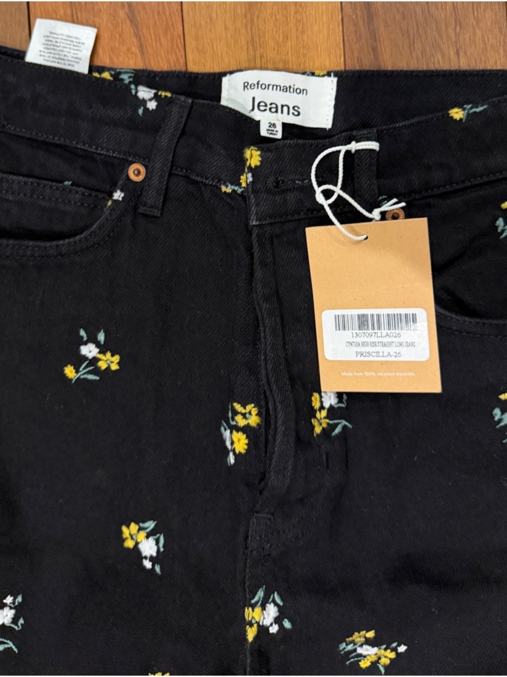 Reformation Cynthia high rise straight jeans in Priscilla embroidered. New - Picture 3 of 7